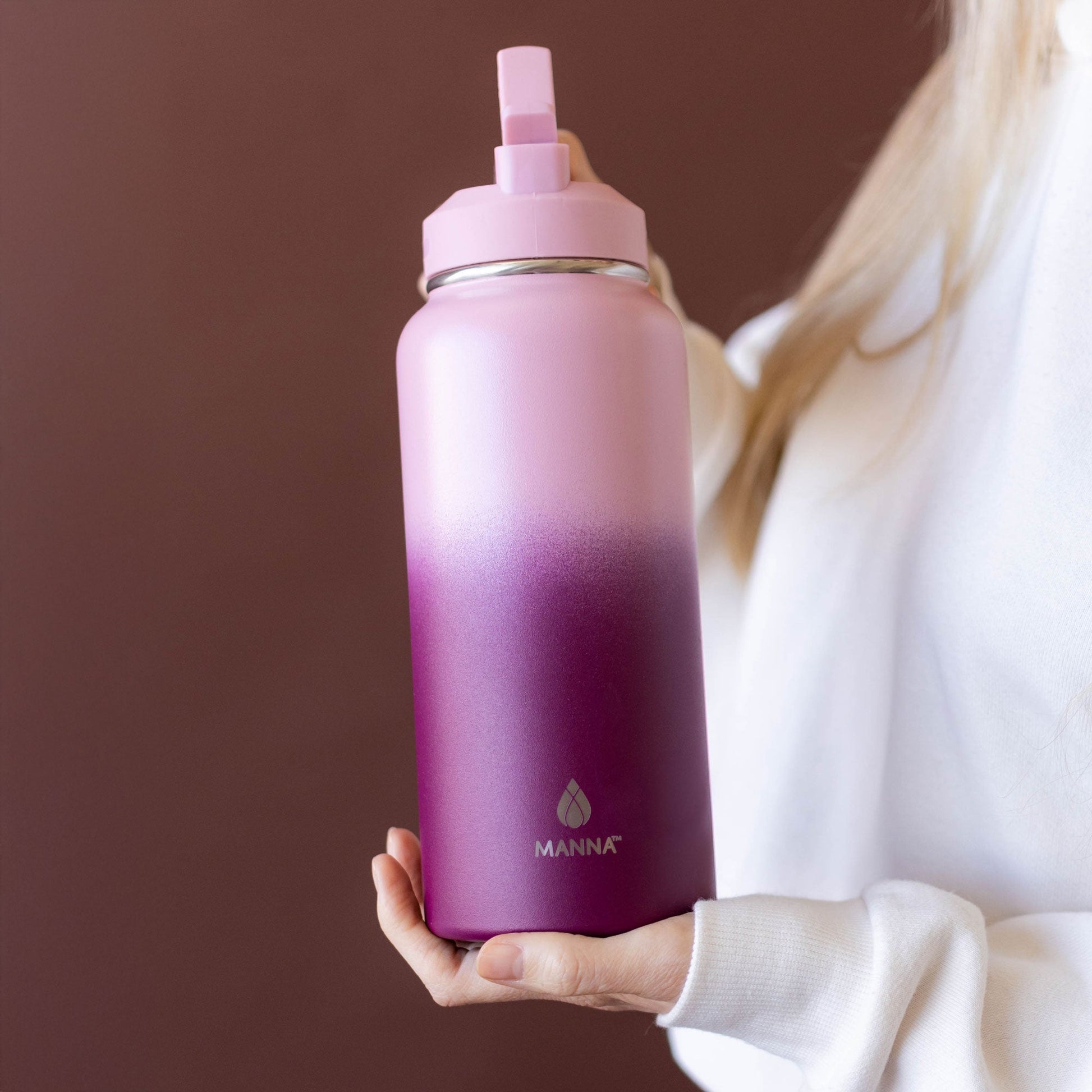 32-oz-powel-bottle-x1 32_Manna_Website_Lifestyles-2.jpg